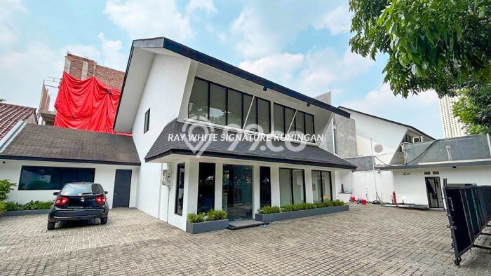 Hunian Mewah 3 KT / 3 KM untuk Disewa di Pakubuwono, Jakarta Selatan Hunian Mewah 3 KT / 3 KM untuk Disewa di Pakubuwono, Jakarta Selatan
