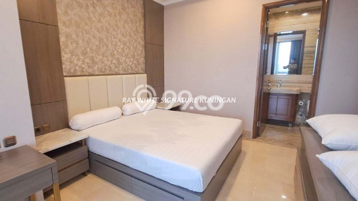 Hunian Strategis 249m2 di Senopati Jakarta Selatan 4 KT Hunian Strategis 249m2 di Senopati Jakarta Selatan 4 KT