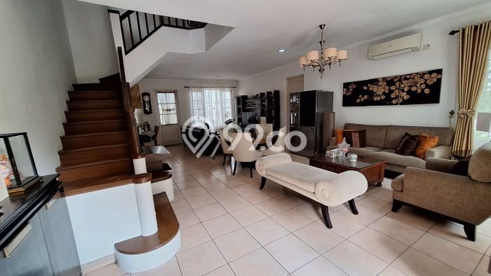 Rumah Elit LB 183m2 Siap Huni Desain Elegan di BSD Taman Provence, Tangerang Rumah Elit LB 183m2 Siap Huni Desain Elegan di BSD Taman Provence, Tangerang