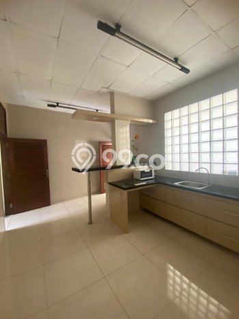 Rumah Elit Modern Tanpa Renovasi di Pondok Indah Jakarta Selatan Rumah Elit Modern Tanpa Renovasi di Pondok Indah Jakarta Selatan
