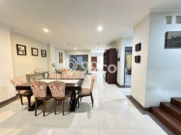 For Sale! Premium House LT 160m2 Desain Elegan di Pondok Indah For Sale! Premium House LT 160m2 Desain Elegan di Pondok Indah