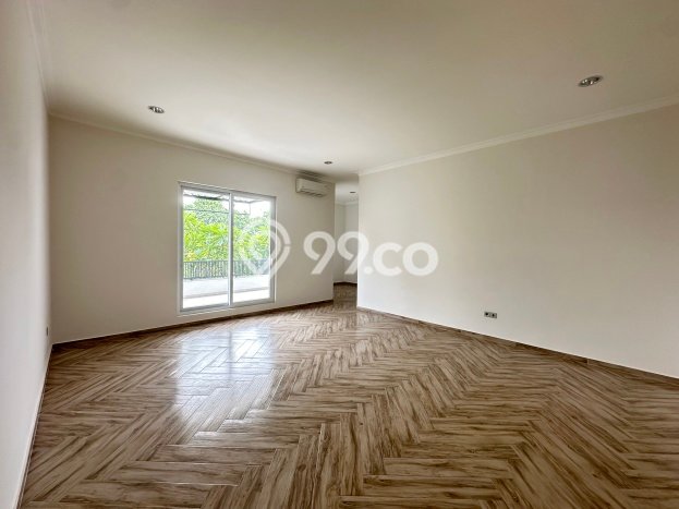 Rumah Elit Modern Tanpa Renovasi di Lebak Bulus Jakarta Selatan Rumah Elit Modern Tanpa Renovasi di Lebak Bulus Jakarta Selatan