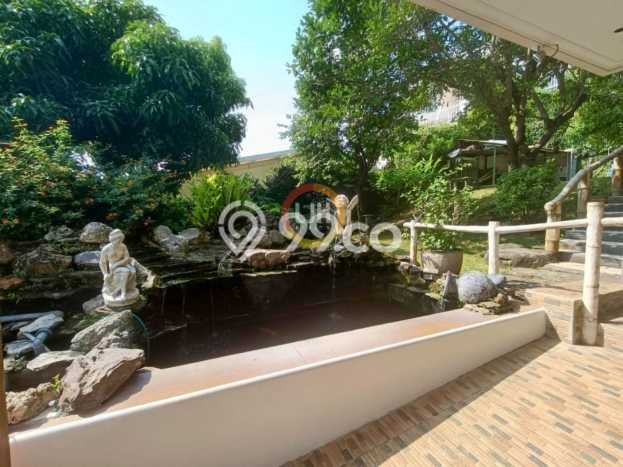 Dijual Rumah Luas Elegan Dengan View Cantik di Bukit Sari, Semarang Dijual Rumah Luas Elegan Dengan View Cantik di Bukit Sari, Semarang