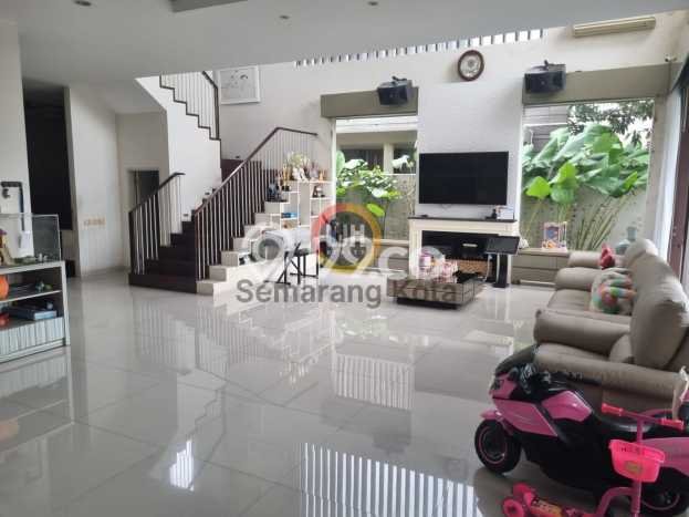 Siap Huni Rumah Mewah 4 Kamar di Banyumanik Dekat ke Mana Pun Siap Huni Rumah Mewah 4 Kamar di Banyumanik Dekat ke Mana Pun