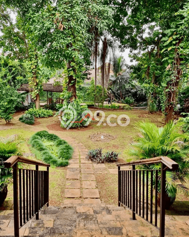 Ready to Use! Premium House LT 1987m2 Desain Elegan di Pejaten Ready to Use! Premium House LT 1987m2 Desain Elegan di Pejaten