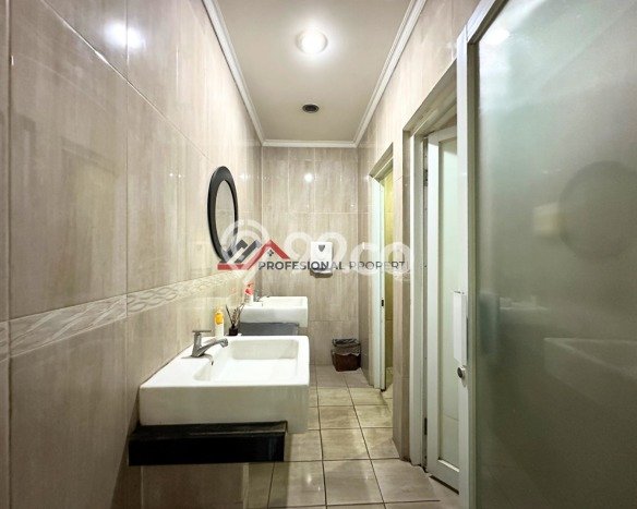 Area Ramai! Kantor Dijual di Mampang Prapatan untuk Bisnis Luas Bangunan 1200m2 Area Ramai! Kantor Dijual di Mampang Prapatan untuk Bisnis Luas Bangunan 1200m2