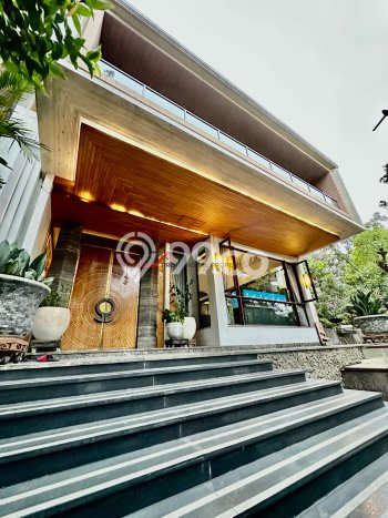 Hunian Mewah Siap Huni LT 816m2 di Kebayoran Baru, Jakarta Selatan Hunian Mewah Siap Huni LT 816m2 di Kebayoran Baru, Jakarta Selatan