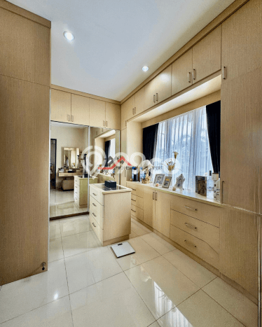 Rumah di Cilandak, Jakarta Selatan, Luas 263m² LB 350m² - JUAL CEPAT! Rumah di Cilandak, Jakarta Selatan, Luas 263m² LB 350m² - JUAL CEPAT!