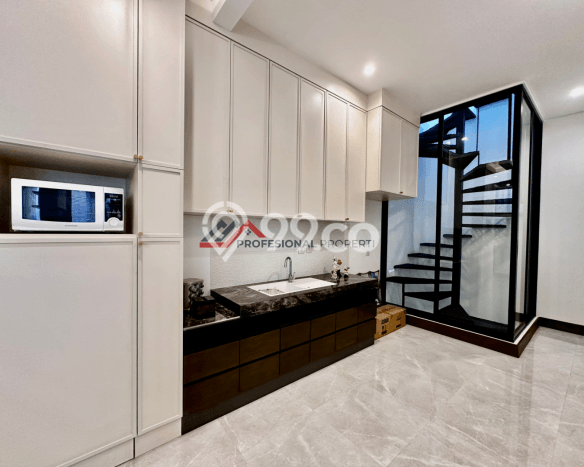 Rumah Elit Modern Tanpa Renovasi di Lebak Bulus Jakarta Selatan Rumah Elit Modern Tanpa Renovasi di Lebak Bulus Jakarta Selatan