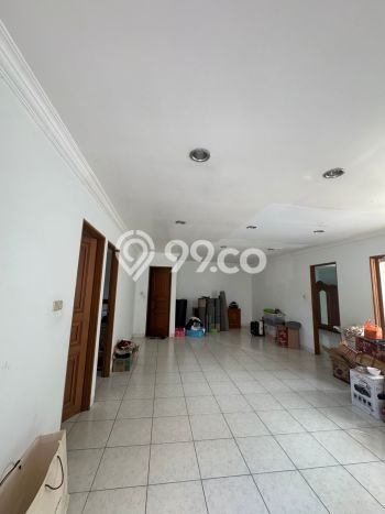 Rumah di Pondok Indah, Dekat Fasilitas, LT 227m² Rumah di Pondok Indah, Dekat Fasilitas, LT 227m²