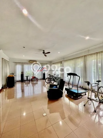 Siap Huni Hunian Elit 5 Kamar di Cilandak Dekat ke Mana Pun Siap Huni Hunian Elit 5 Kamar di Cilandak Dekat ke Mana Pun