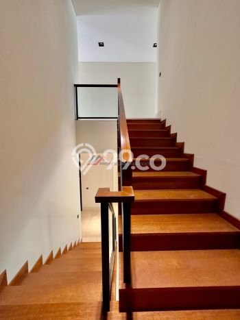Ready to Use! Luxury House LT 569m2 Desain Modern di Kemang Ready to Use! Luxury House LT 569m2 Desain Modern di Kemang