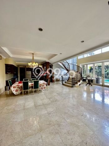 Ready to Use! Luxury House LT 679m2 Desain Elegan di Kemang Ready to Use! Luxury House LT 679m2 Desain Elegan di Kemang