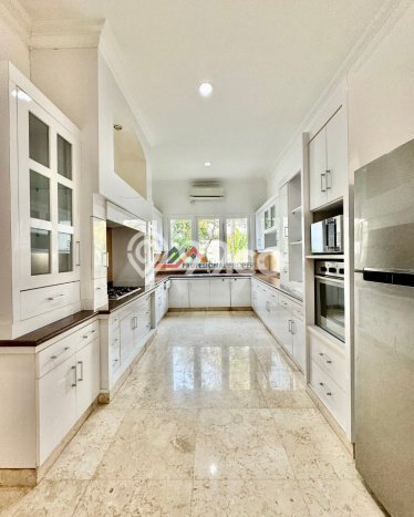 Rumah Luxury Modern Siap Huni di Kemang Jakarta Selatan Rumah Luxury Modern Siap Huni di Kemang Jakarta Selatan