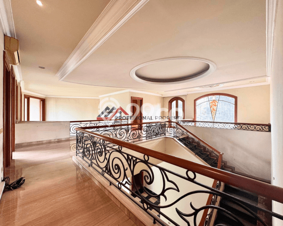 Rumah Elit Modern Tanpa Renovasi di Pondok Indah Jakarta Selatan Rumah Elit Modern Tanpa Renovasi di Pondok Indah Jakarta Selatan
