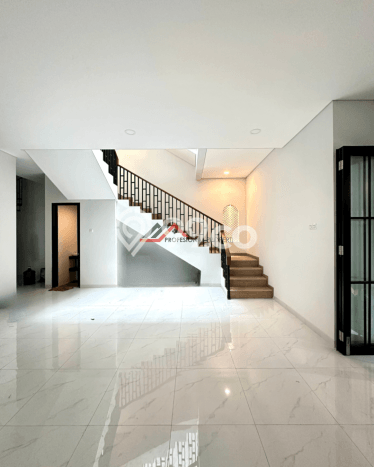 Ready to Use! Luxury House LT 155m2 Desain Modern di Ampera Ready to Use! Luxury House LT 155m2 Desain Modern di Ampera