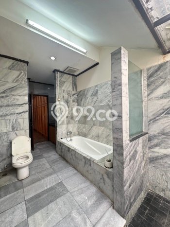Kantor Bagus Dijual LB 600m2 Lokasi Strategis Jakarta Selatan Area Cocok untuk Bisnis Kantor Bagus Dijual LB 600m2 Lokasi Strategis Jakarta Selatan Area Cocok untuk Bisnis