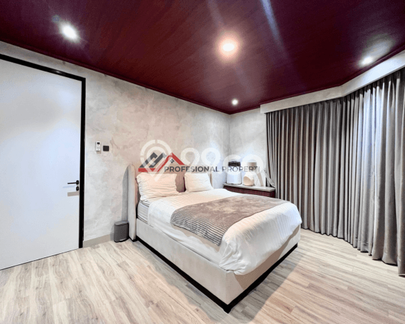 Jual Rumah Luas Megah Dengan View Eksklusif di Pondok Indah, Jakarta Selatan Jual Rumah Luas Megah Dengan View Eksklusif di Pondok Indah, Jakarta Selatan