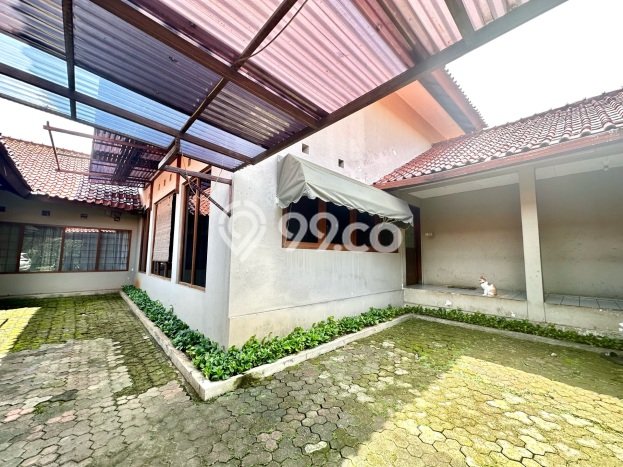 Rumah Elit Modern Tanpa Renovasi di Pondok Cabe Tangerang Rumah Elit Modern Tanpa Renovasi di Pondok Cabe Tangerang