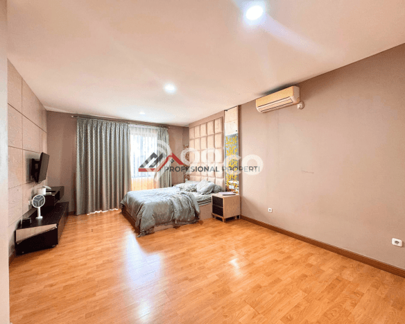 Siap Huni Rumah Mewah 4 Kamar di Jagakarsa Dekat ke Mana Pun Siap Huni Rumah Mewah 4 Kamar di Jagakarsa Dekat ke Mana Pun