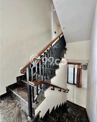 For Sale! Luxury House LT 225m2 Desain Modern di Lebak Bulus For Sale! Luxury House LT 225m2 Desain Modern di Lebak Bulus