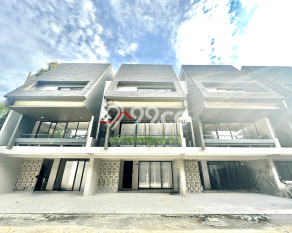 Ready to Use! Luxury House LT 99m2 Desain Elegan di Kemang Ready to Use! Luxury House LT 99m2 Desain Elegan di Kemang