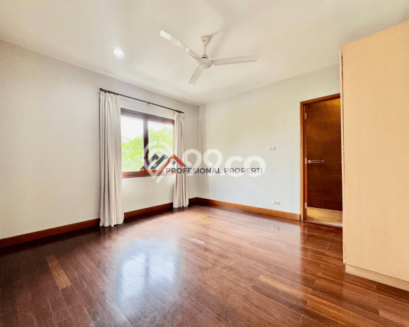 For Sale! Premium House LT 439m2 Desain Elegan di Kemang For Sale! Premium House LT 439m2 Desain Elegan di Kemang