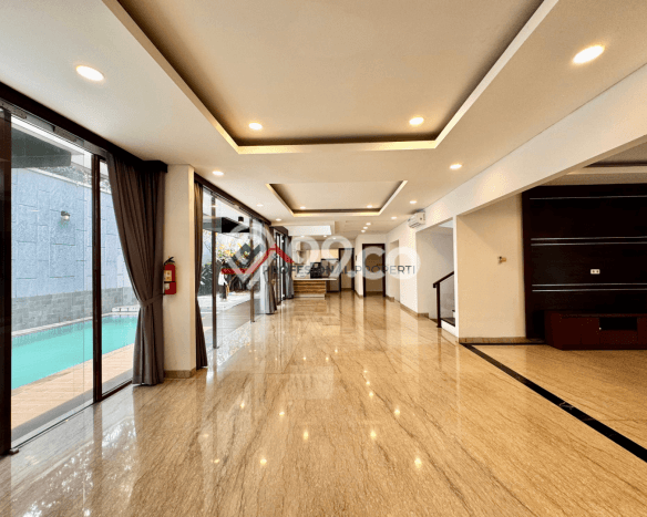 Hunian Elit LB 500m2 Siap Huni Desain Elegan di Kemang, Jakarta Selatan Hunian Elit LB 500m2 Siap Huni Desain Elegan di Kemang, Jakarta Selatan