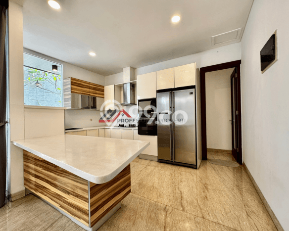 Hunian Elit LB 500m2 Siap Huni Desain Elegan di Kemang, Jakarta Selatan Hunian Elit LB 500m2 Siap Huni Desain Elegan di Kemang, Jakarta Selatan