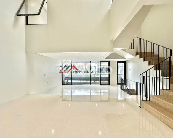 Ready to Use! Luxury House LT 99m2 Desain Elegan di Kemang Ready to Use! Luxury House LT 99m2 Desain Elegan di Kemang