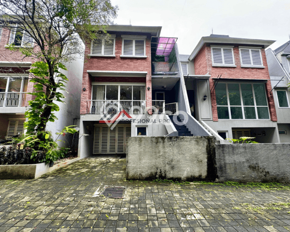 Hunian Eksklusif Dijual LT 143m2 di Cilandak, Jakarta Selatan Hunian Eksklusif Dijual LT 143m2 di Cilandak, Jakarta Selatan