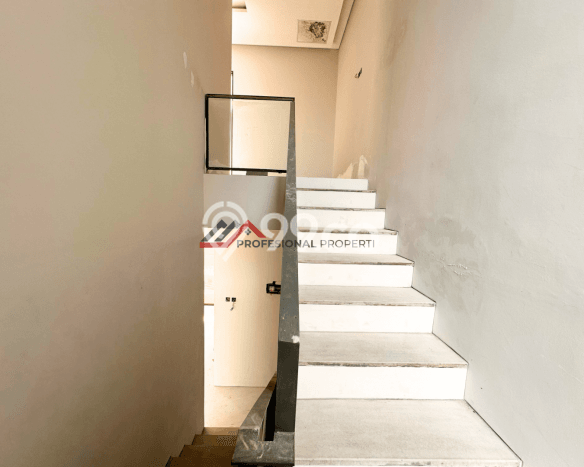 Jual Rumah Luas Megah Dengan View Eksklusif di Kemang, Jakarta Selatan Jual Rumah Luas Megah Dengan View Eksklusif di Kemang, Jakarta Selatan