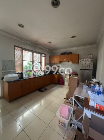 Rumah di Pondok Indah, Dekat Fasilitas, LT 227m² Rumah di Pondok Indah, Dekat Fasilitas, LT 227m²
