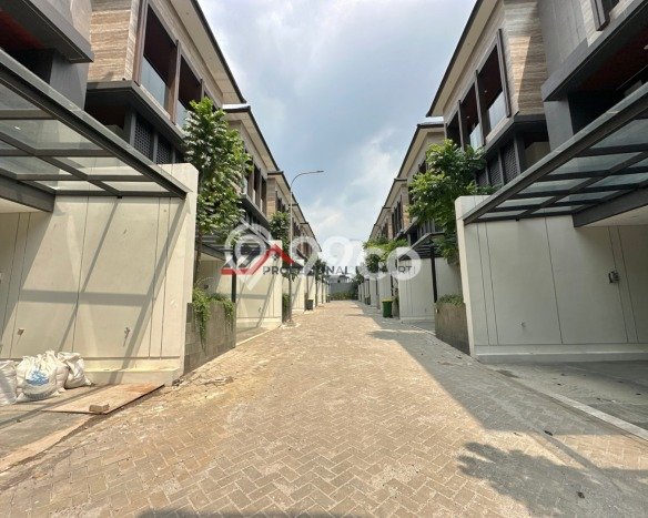 Hunian Elit LB 250m2 Siap Pakai Desain Elegan di Pondok Labu, Jakarta Selatan Hunian Elit LB 250m2 Siap Pakai Desain Elegan di Pondok Labu, Jakarta Selatan