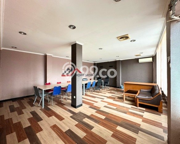 Area Ramai! Kantor Dijual di Mampang Prapatan untuk Bisnis Luas Bangunan 1200m2 Area Ramai! Kantor Dijual di Mampang Prapatan untuk Bisnis Luas Bangunan 1200m2