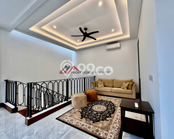Rumah Elit Modern Tanpa Renovasi di Lebak Bulus Jakarta Selatan Rumah Elit Modern Tanpa Renovasi di Lebak Bulus Jakarta Selatan