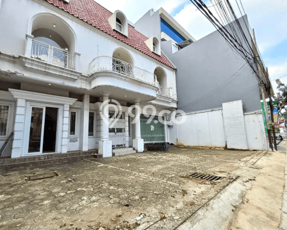 Unit Komersial disewakan di Kebayoran Baru Jakarta Selatan dengan LT 315m2 / LB 750m2 Unit Komersial disewakan di Kebayoran Baru Jakarta Selatan dengan LT 315m2 / LB 750m2