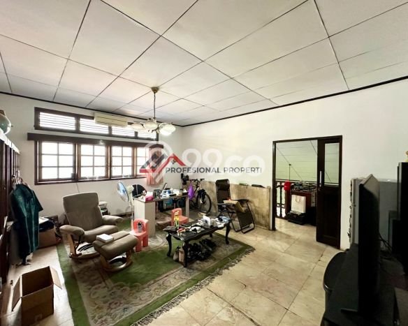 Ready to Use! Premium House LT 504m2 Desain Elegan di Kuningan Ready to Use! Premium House LT 504m2 Desain Elegan di Kuningan