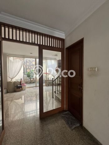 Rumah di Pondok Indah, Dekat Fasilitas, LT 227m² Rumah di Pondok Indah, Dekat Fasilitas, LT 227m²