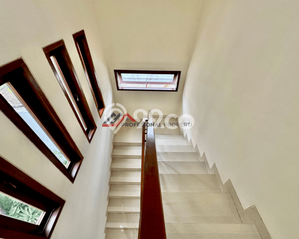 Disewakan Cepat Rumah Kondisi Baik di Area Kebayoran Baru, Jakarta Selatan Disewakan Cepat Rumah Kondisi Baik di Area Kebayoran Baru, Jakarta Selatan