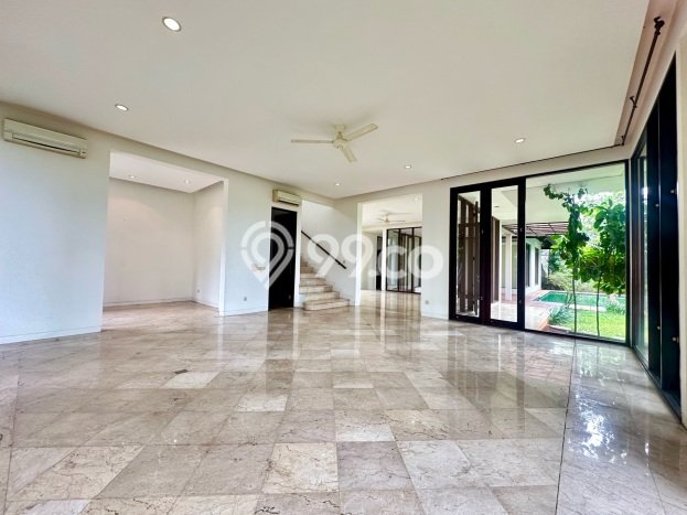 Rumah Mewah LB 700m2 Siap Huni Desain Elegan di Kemang, Jakarta Selatan Rumah Mewah LB 700m2 Siap Huni Desain Elegan di Kemang, Jakarta Selatan