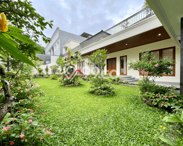 Ready to Use! Premium House LT 650m2 Desain Modern di Lebak Bulus Ready to Use! Premium House LT 650m2 Desain Modern di Lebak Bulus