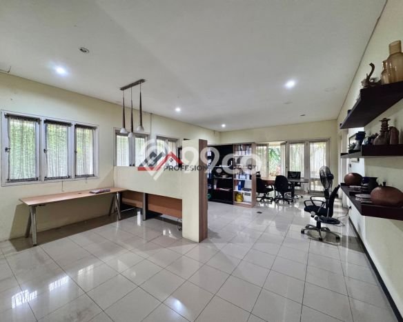 Hunian Mewah LB 350m2 Siap Pakai Desain Elegan di Pejaten, Jakarta Selatan Hunian Mewah LB 350m2 Siap Pakai Desain Elegan di Pejaten, Jakarta Selatan