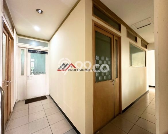 Untuk Dijual Komersial di Kebayoran Baru Jakarta Selatan LT 552m2 / LB 614m2 Untuk Dijual Komersial di Kebayoran Baru Jakarta Selatan LT 552m2 / LB 614m2