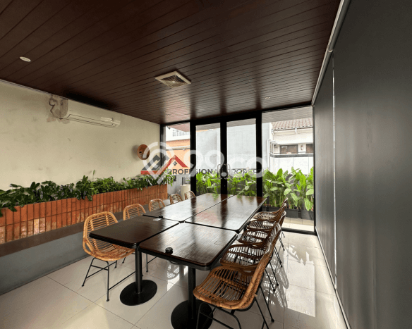 FOR SALE! Komersial di Cilandak Jakarta Selatan, LT 680m2, LB 1000m2 FOR SALE! Komersial di Cilandak Jakarta Selatan, LT 680m2, LB 1000m2