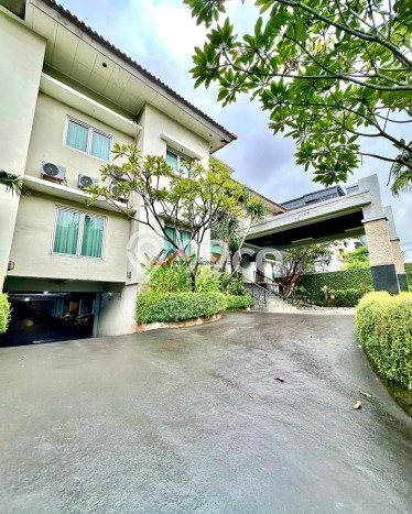 Hotel Kawasan , Luas 1400m2m², Mainroad, Lokasi Ramai Hotel Kawasan , Luas 1400m2m², Mainroad, Lokasi Ramai