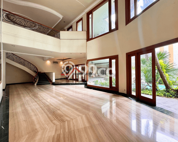 Rumah Elit Modern Tanpa Renovasi di Pondok Indah Jakarta Selatan Rumah Elit Modern Tanpa Renovasi di Pondok Indah Jakarta Selatan
