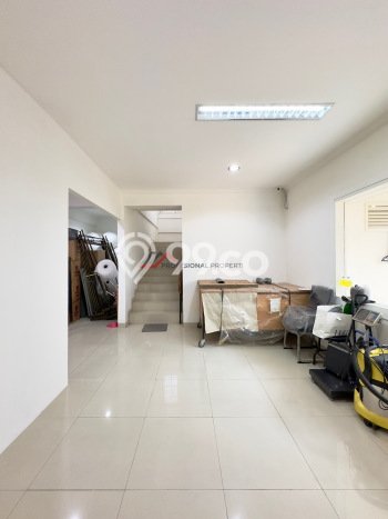 Hunian Eksklusif Siap Huni LT 597m2 di Tanah Abang, Jakarta Pusat Hunian Eksklusif Siap Huni LT 597m2 di Tanah Abang, Jakarta Pusat