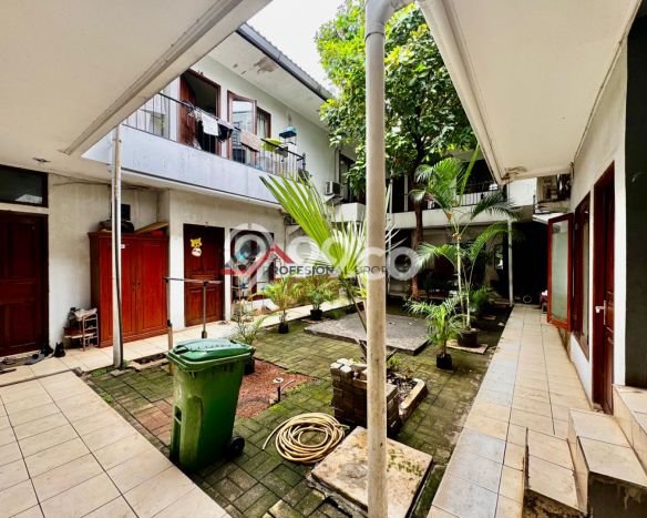 Unit Kost Dijual di Kawasan Kebayoran Baru Jakarta Selatan dengan 18 KT Unit Kost Dijual di Kawasan Kebayoran Baru Jakarta Selatan dengan 18 KT