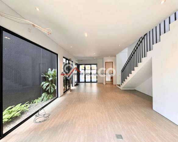 For Sale! Luxury House LT 177m2 Desain Modern di Kemang For Sale! Luxury House LT 177m2 Desain Modern di Kemang
